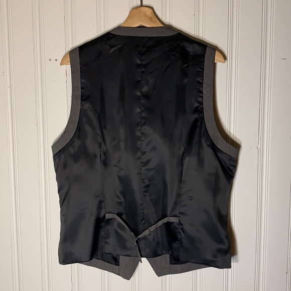 Kenneth Cole (L) - Picture 9 of 13